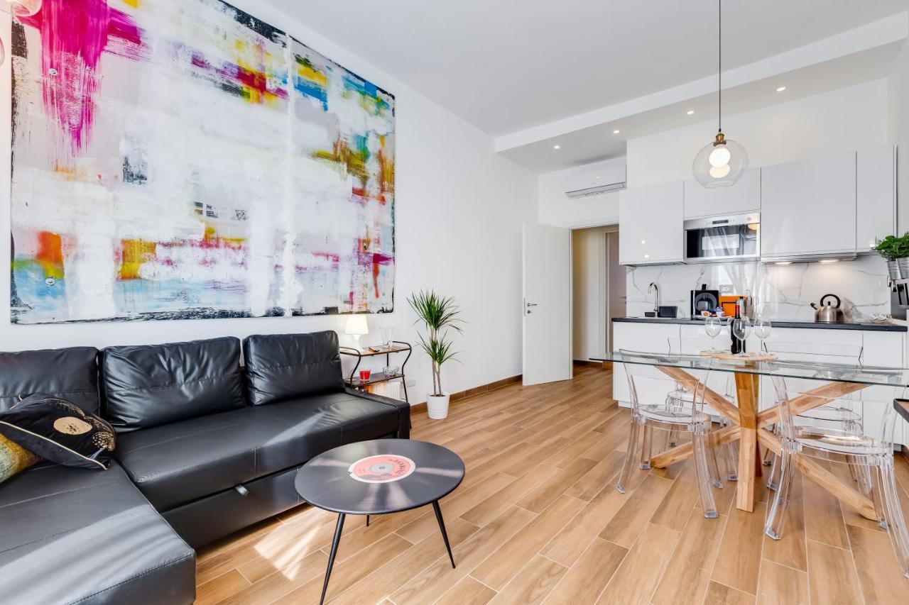 Lovely Two-room In The Center Of Appartement *